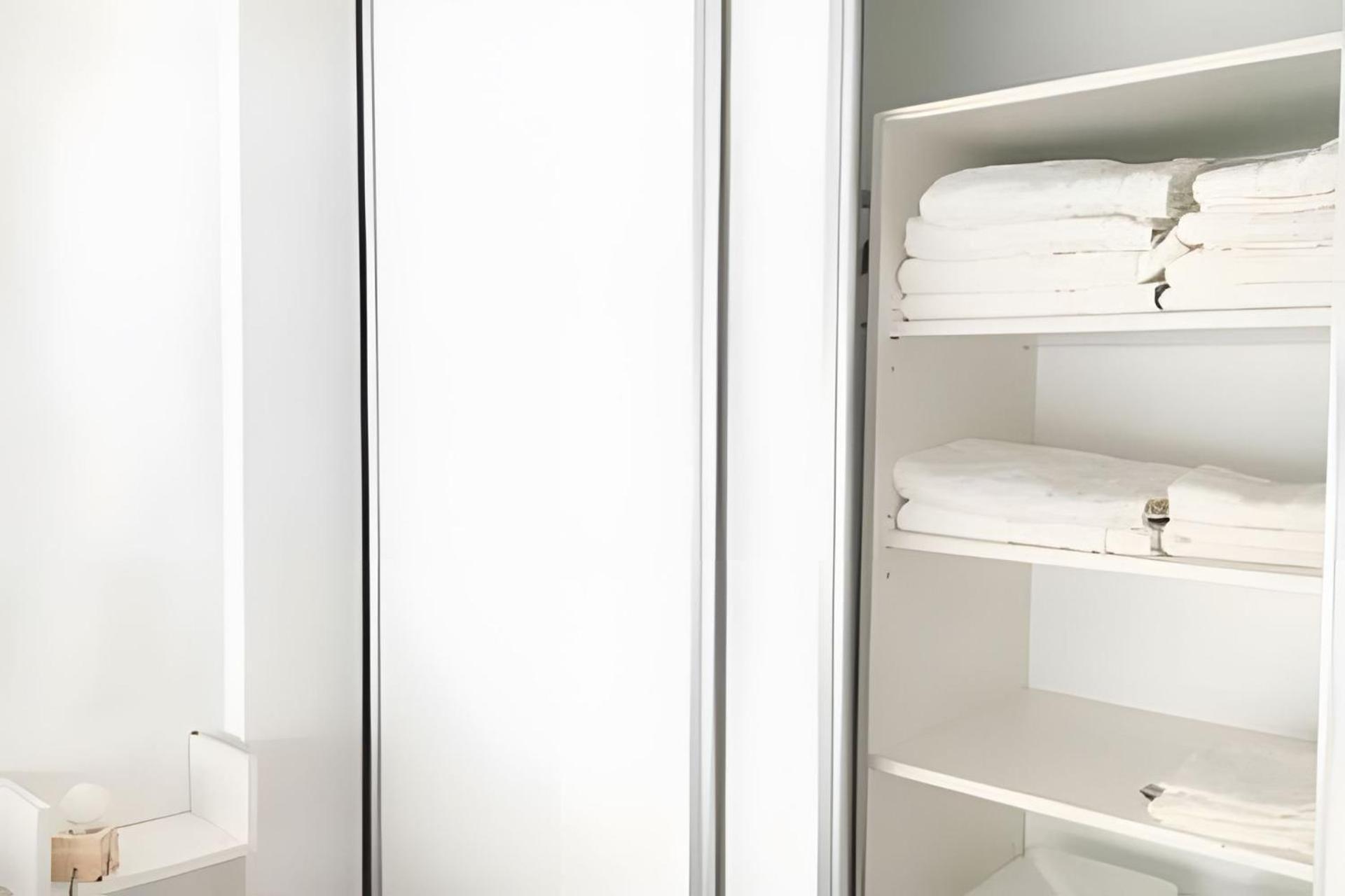 Veve V . Sun Splashed Apt, Easy Access To The Apartamento